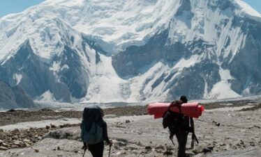 Trekkers heading towards k2 basecamp during K2 and GGLA trek