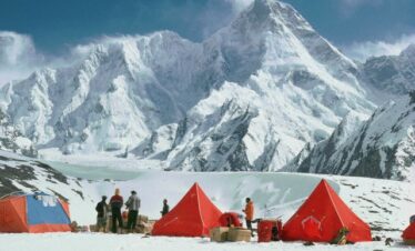 Trekkers are enjoying the K1 peak at Mashebrum base camp