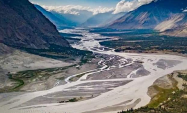 Thalle La Ultra wide image