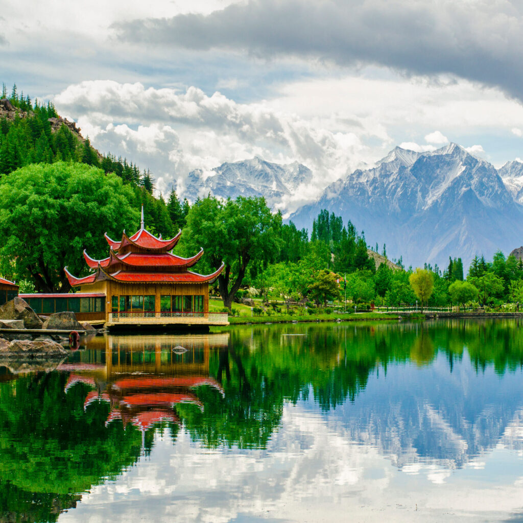 Skardu trekker's silver package - Shangrilla Lake Skardu In Summer Greenery